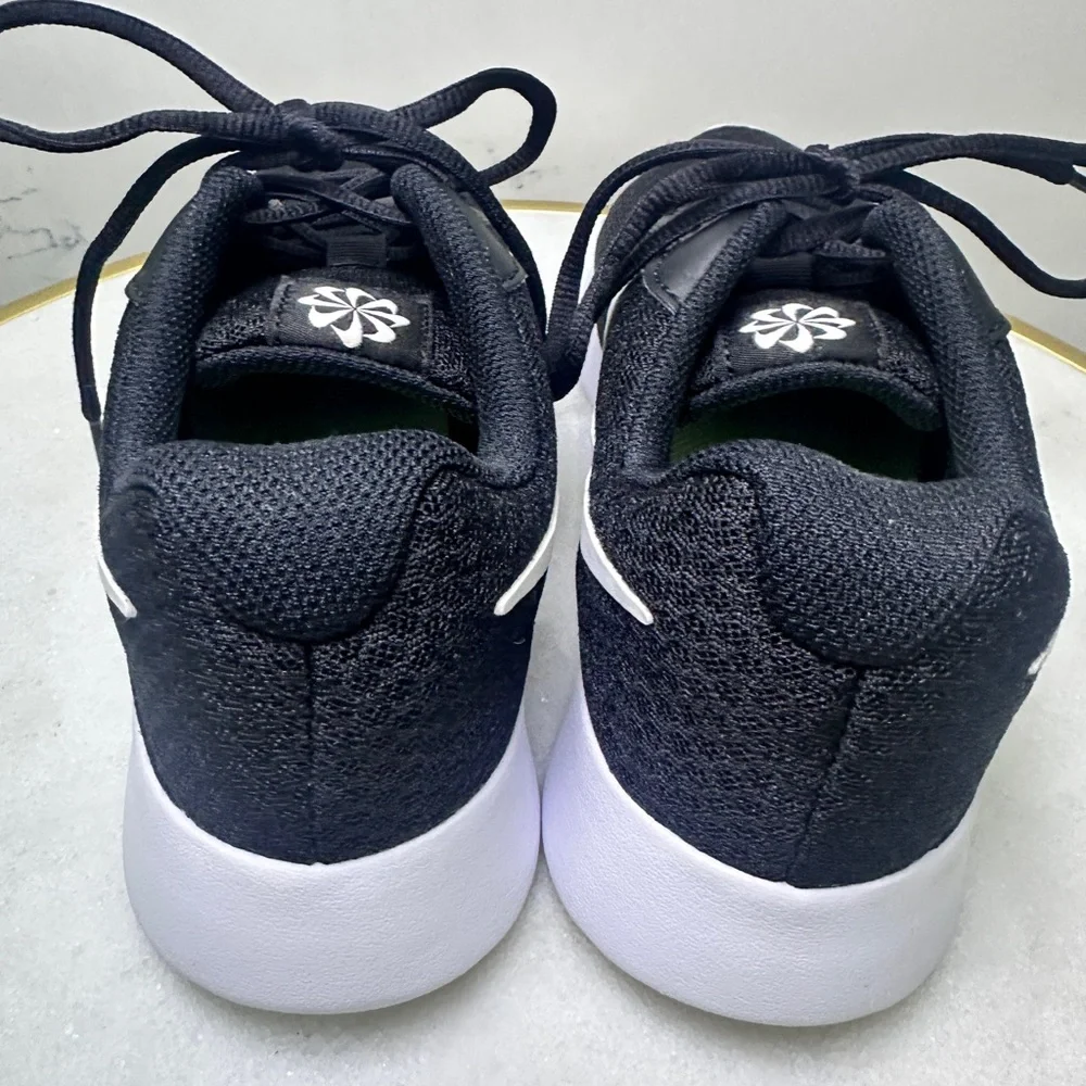 Nike Men’s or Unisex Tanjun Black and White Sneaker Shoes size 7.5 - Picture 3 of 6
